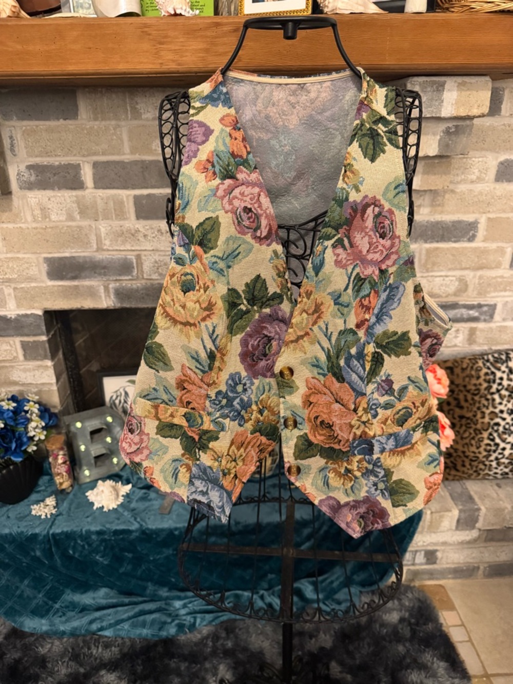 SHEIN Curve Tapestry Spring Floral Vest